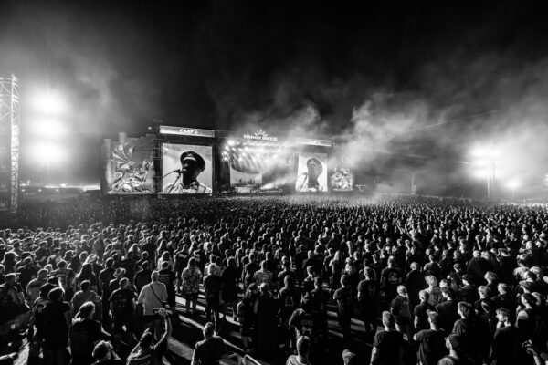 Impression der Besuchenden beim Summer Breeze 2025 auf dem Festivalgelände