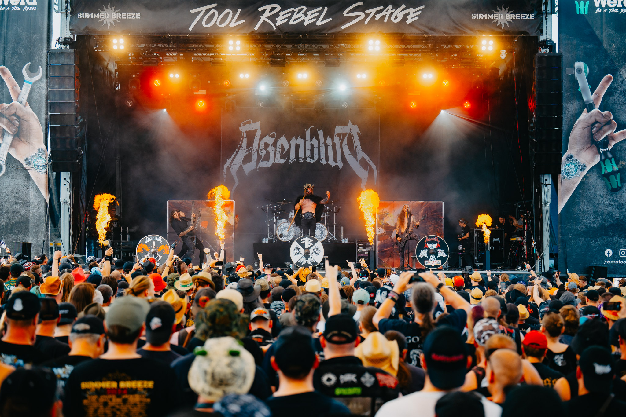 Bild vom Liveauftritt der Band Asenblut beim Summer Breeze 2025