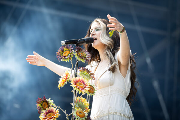 Bild vom Liveauftritt der Band Charlotte Wessels beim Summer Breeze 2025