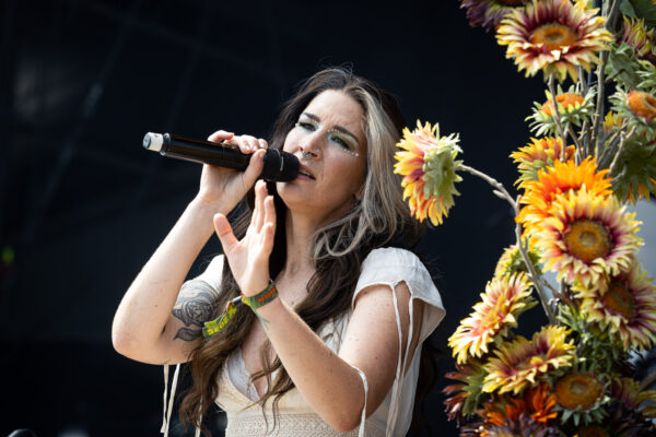 Bild vom Liveauftritt der Band Charlotte Wessels beim Summer Breeze 2025