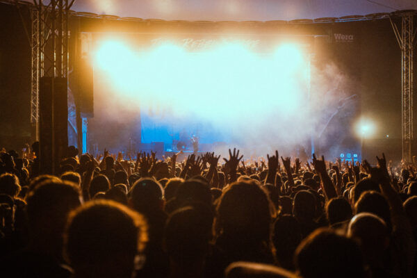Impression der Besuchenden beim Summer Breeze 2025 auf dem Festivalgelände