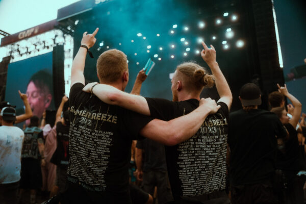 Impression der Besuchenden beim Summer Breeze 2025 auf dem Festivalgelände