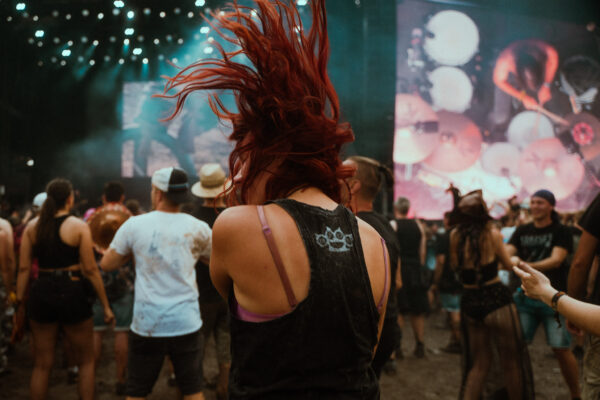 Impression der Besuchenden beim Summer Breeze 2025 auf dem Festivalgelände