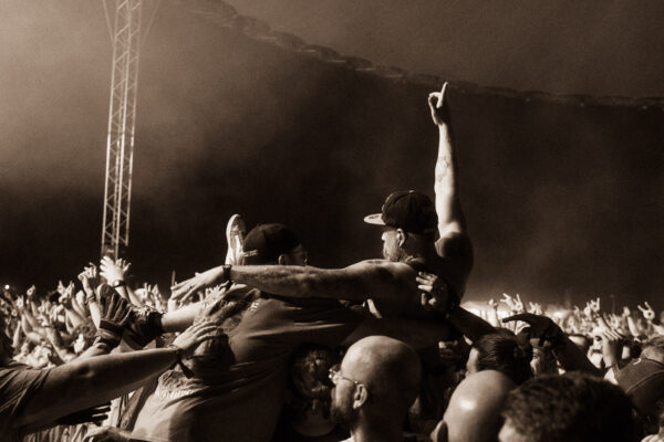 Impression der Besuchenden beim Summer Breeze 2025 auf dem Festivalgelände