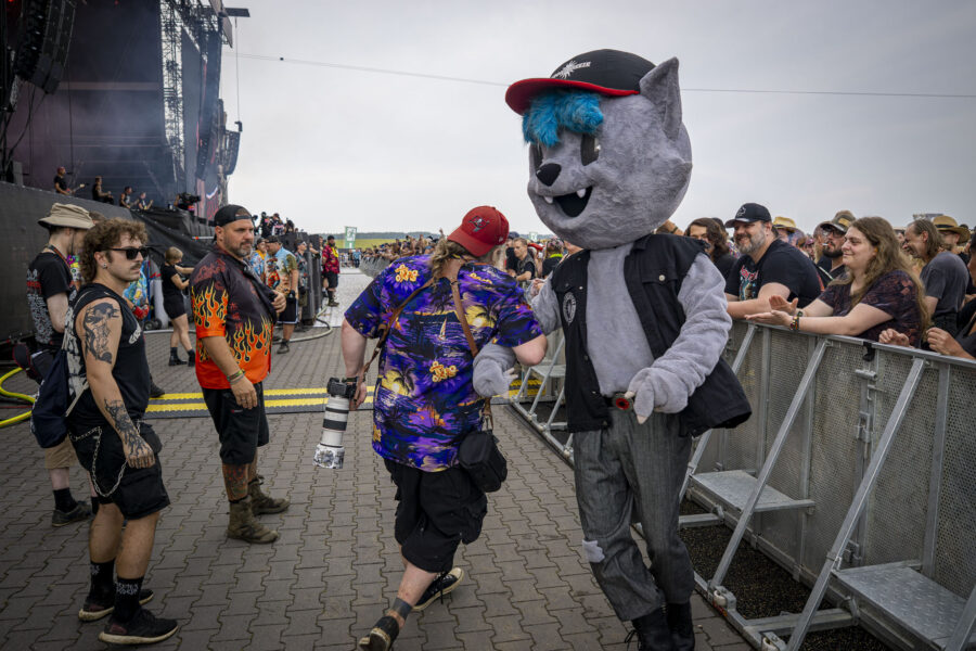 Impression der Besuchenden beim Summer Breeze 2025 auf dem Festivalgelände