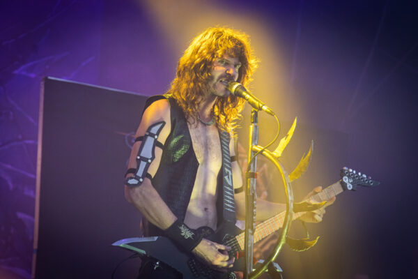 Bild vom Liveauftritt der Band Evil Invaders beim Summer Breeze 2025