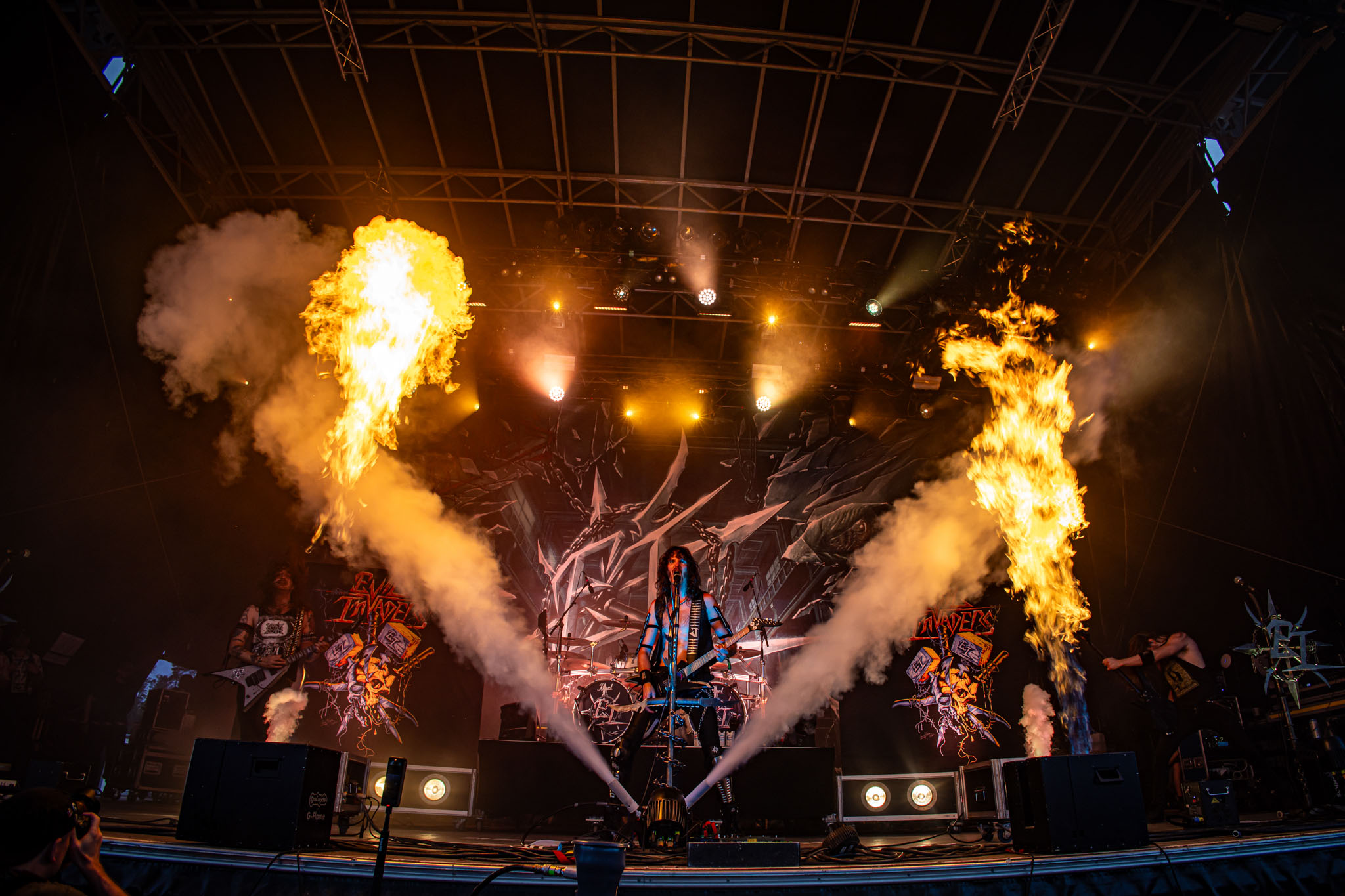 Bild vom Liveauftritt der Band Evil Invaders beim Summer Breeze 2025