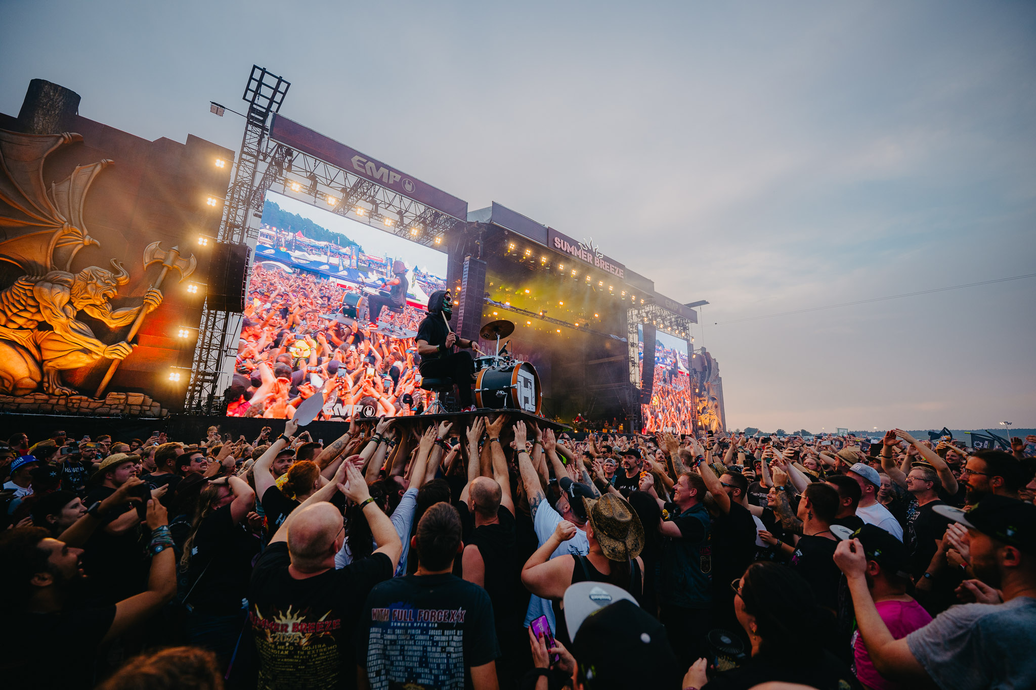 Bild vom Liveauftritt der Band Hämatom beim Summer Breeze 2025