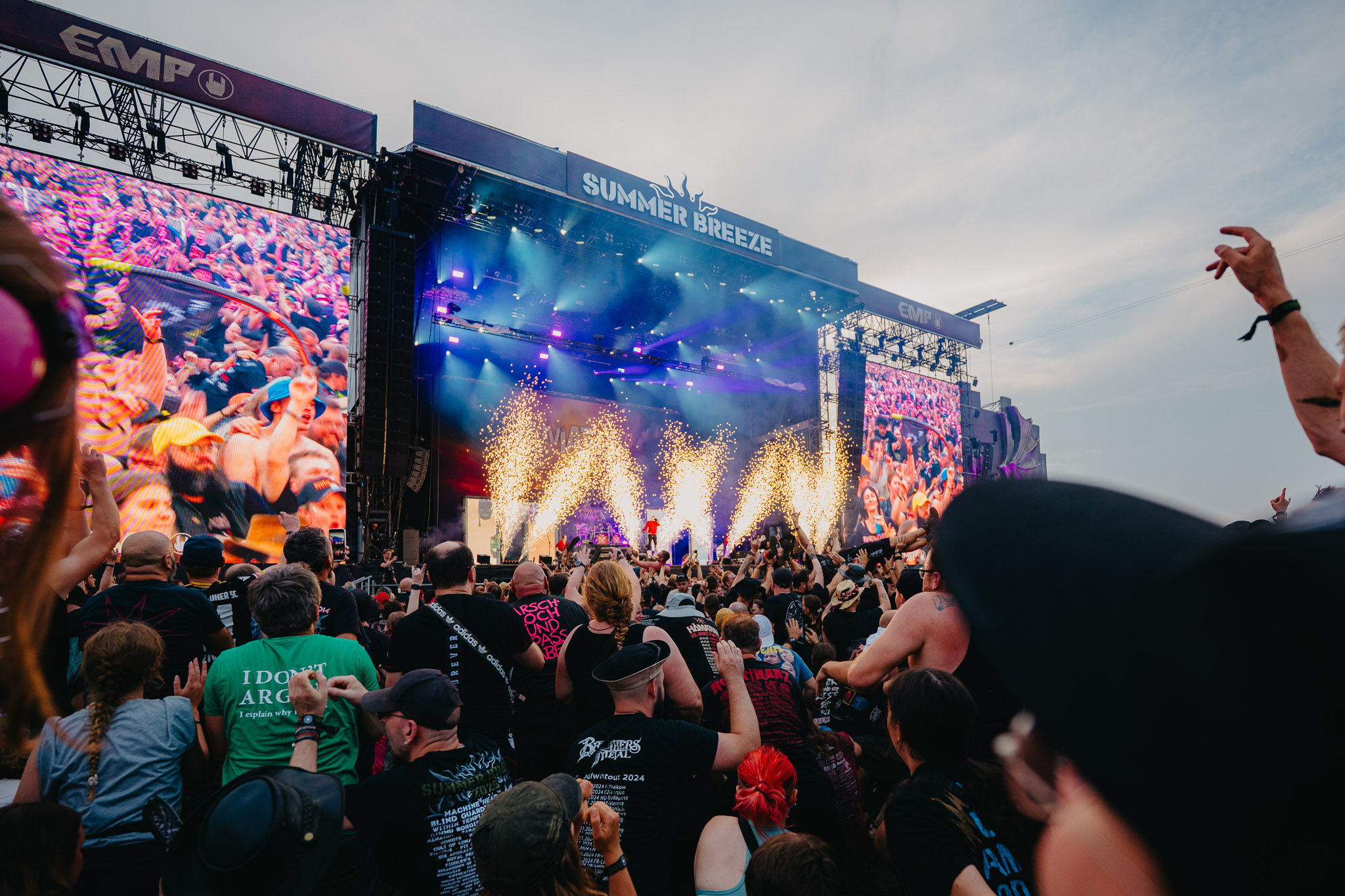 Bild vom Liveauftritt der Band Hämatom beim Summer Breeze 2025