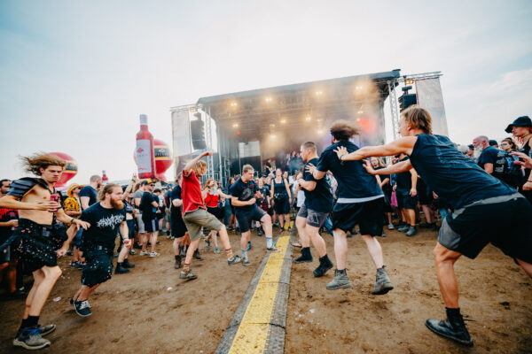 Bild vom Liveauftritt der Band Impvlse beim Summer Breeze 2025