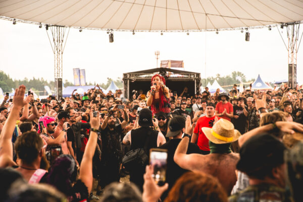 Bild vom Liveauftritt der Band April Art beim Summer Breeze 2025