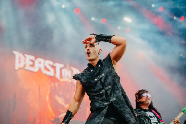 Bild vom Liveauftritt der Band Beast in Black beim Summer Breeze 2025