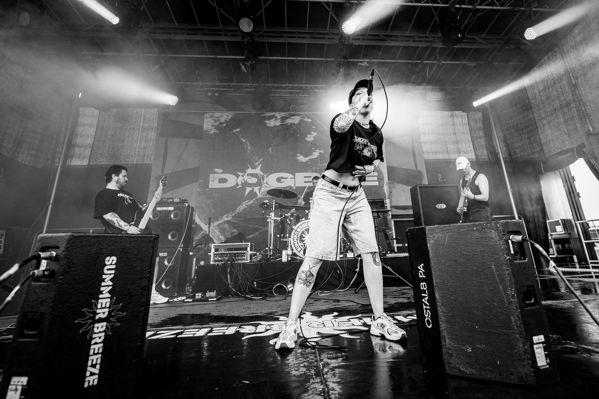 Bild vom Liveauftritt der Band Dogbite beim Summer Breeze 2025