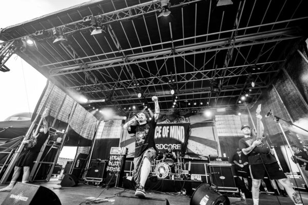 Bild vom Liveauftritt der Band Peace of Mind beim Summer Breeze 2025