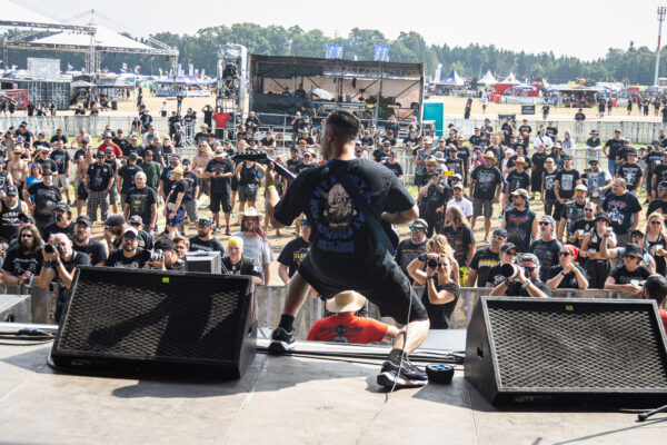Bild vom Liveauftritt der Band Downset beim Summer Breeze 2025