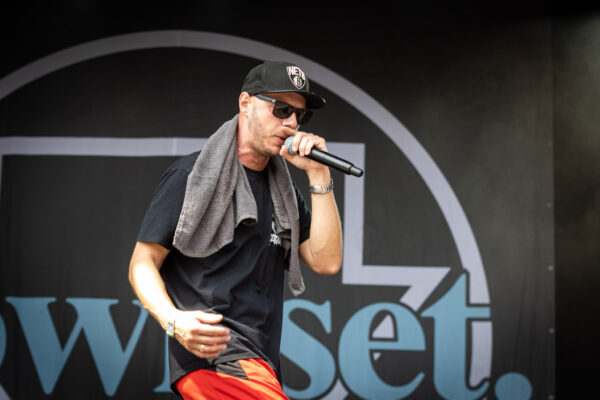 Bild vom Liveauftritt der Band Downset beim Summer Breeze 2025