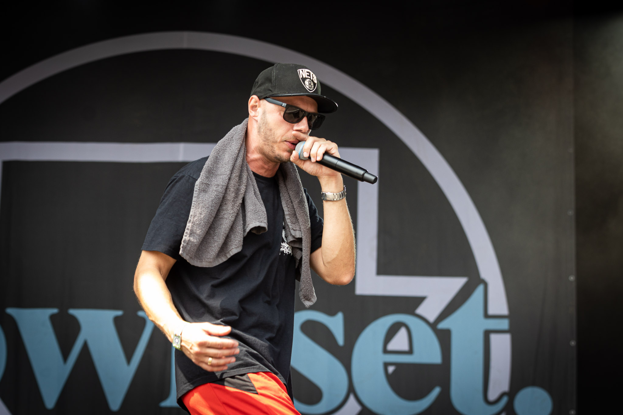 Bild vom Liveauftritt der Band Downset beim Summer Breeze 2025