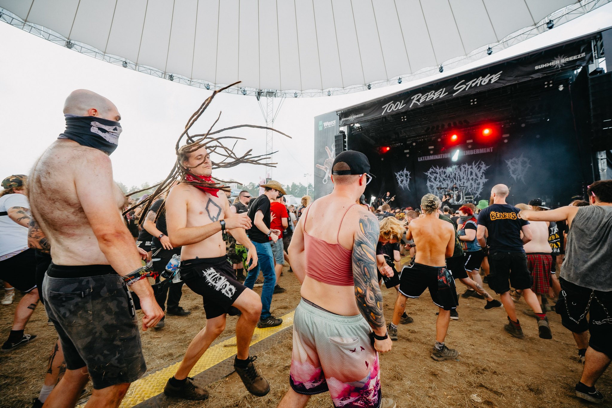 Bild vom Liveauftritt der Band Extermination Dismemberment beim Summer Breeze 2025