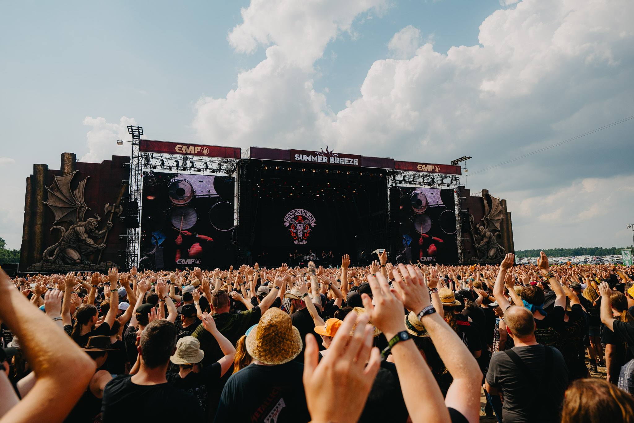 Bild vom Liveauftritt der Band Fiddler´s Green beim Summer Breeze 2025