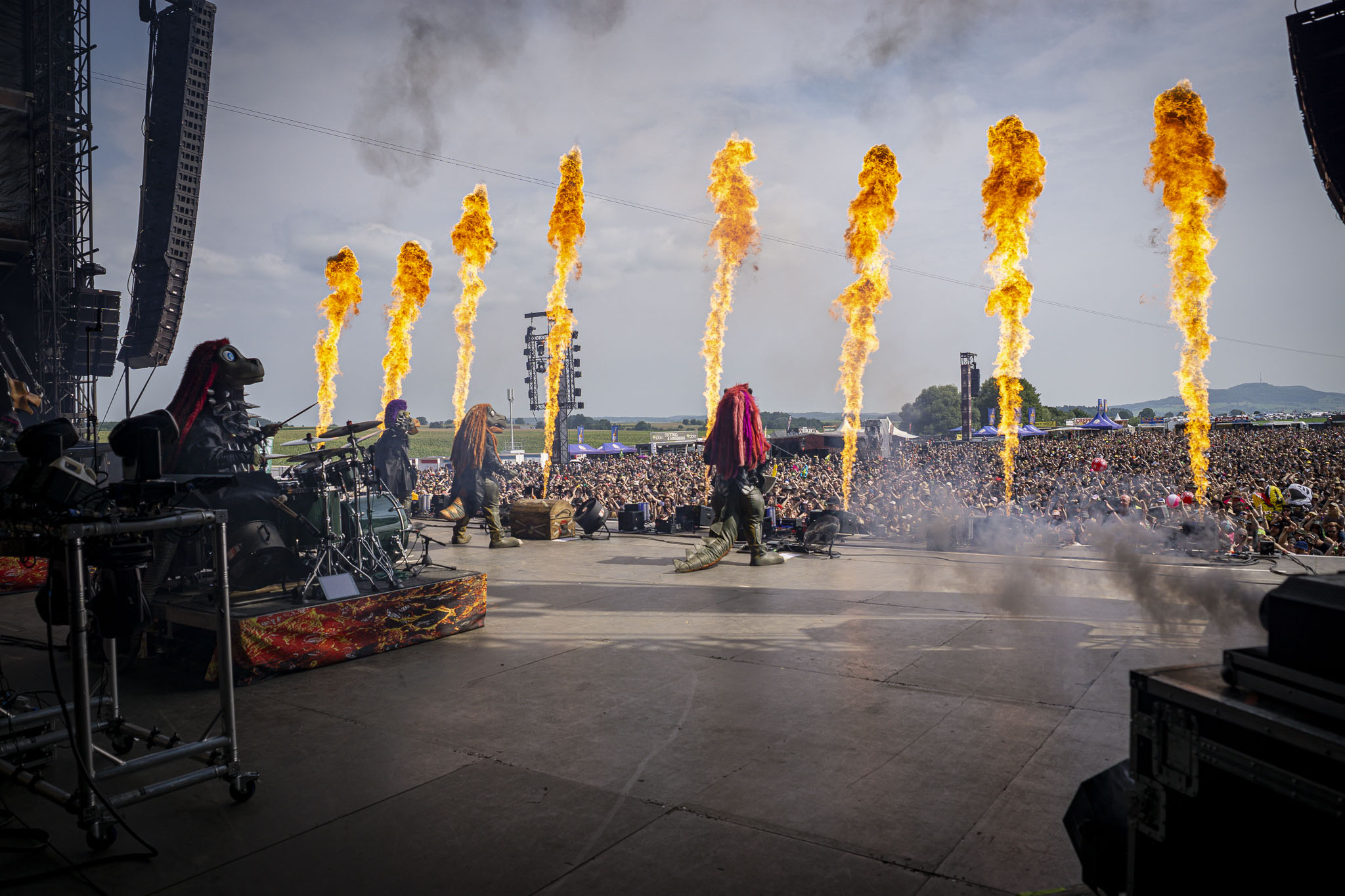 Bild vom Liveauftritt der Band Heavysaurus beim Summer Breeze 2025