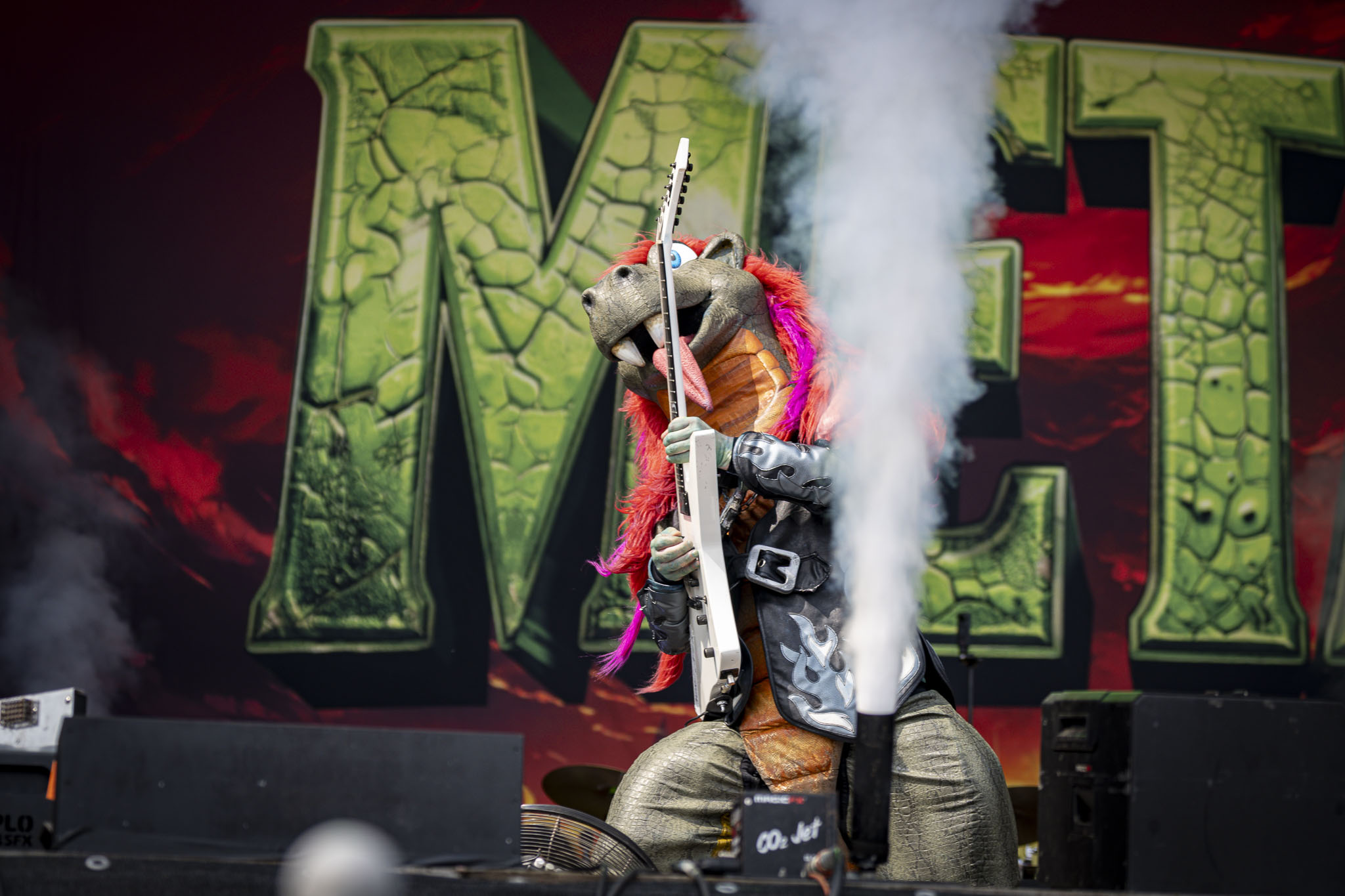 Bild vom Liveauftritt der Band Heavysaurus beim Summer Breeze 2025