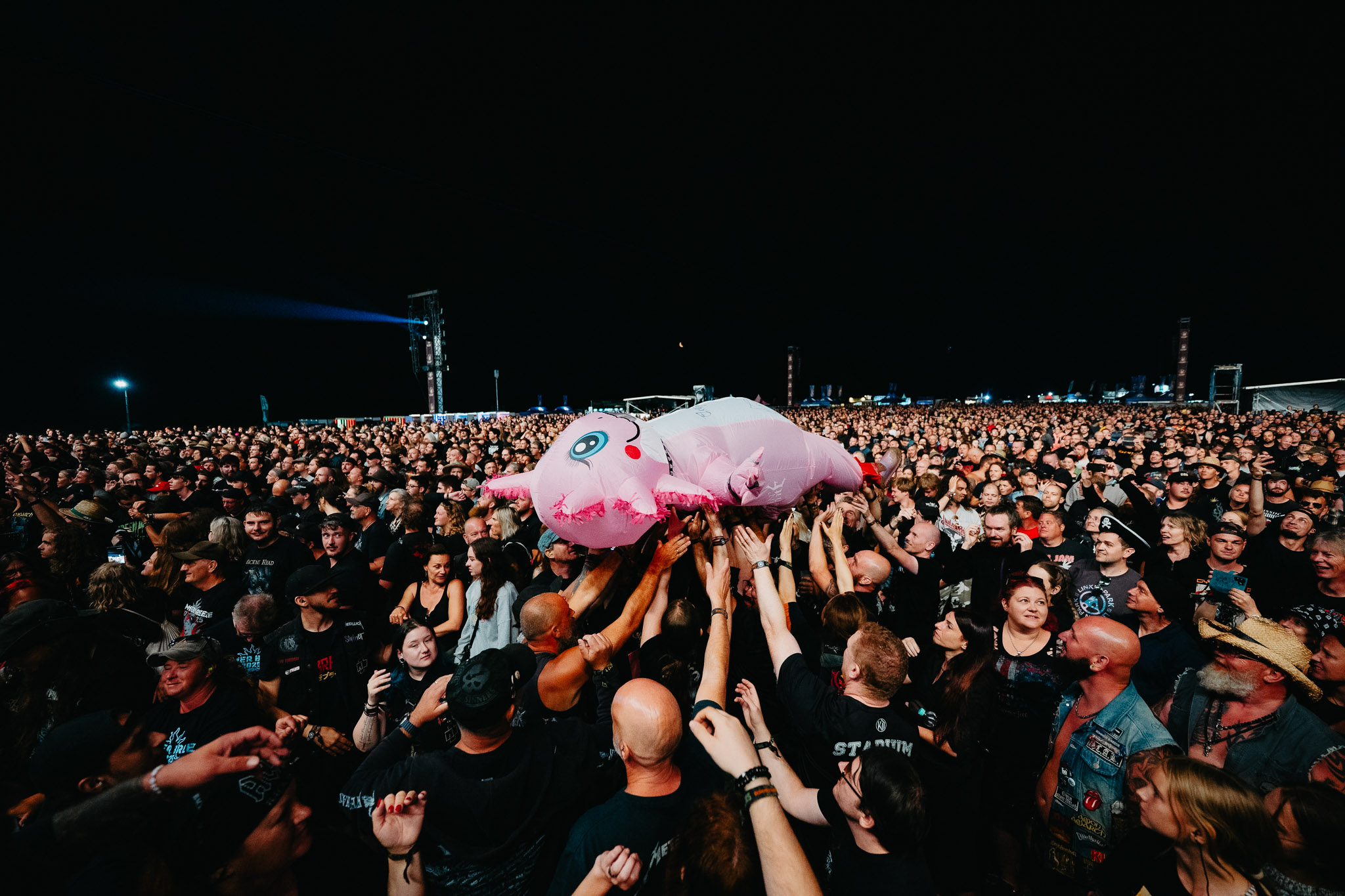 Bild vom Liveauftritt der Band Kissin´ Dynamite beim Summer Breeze 2025