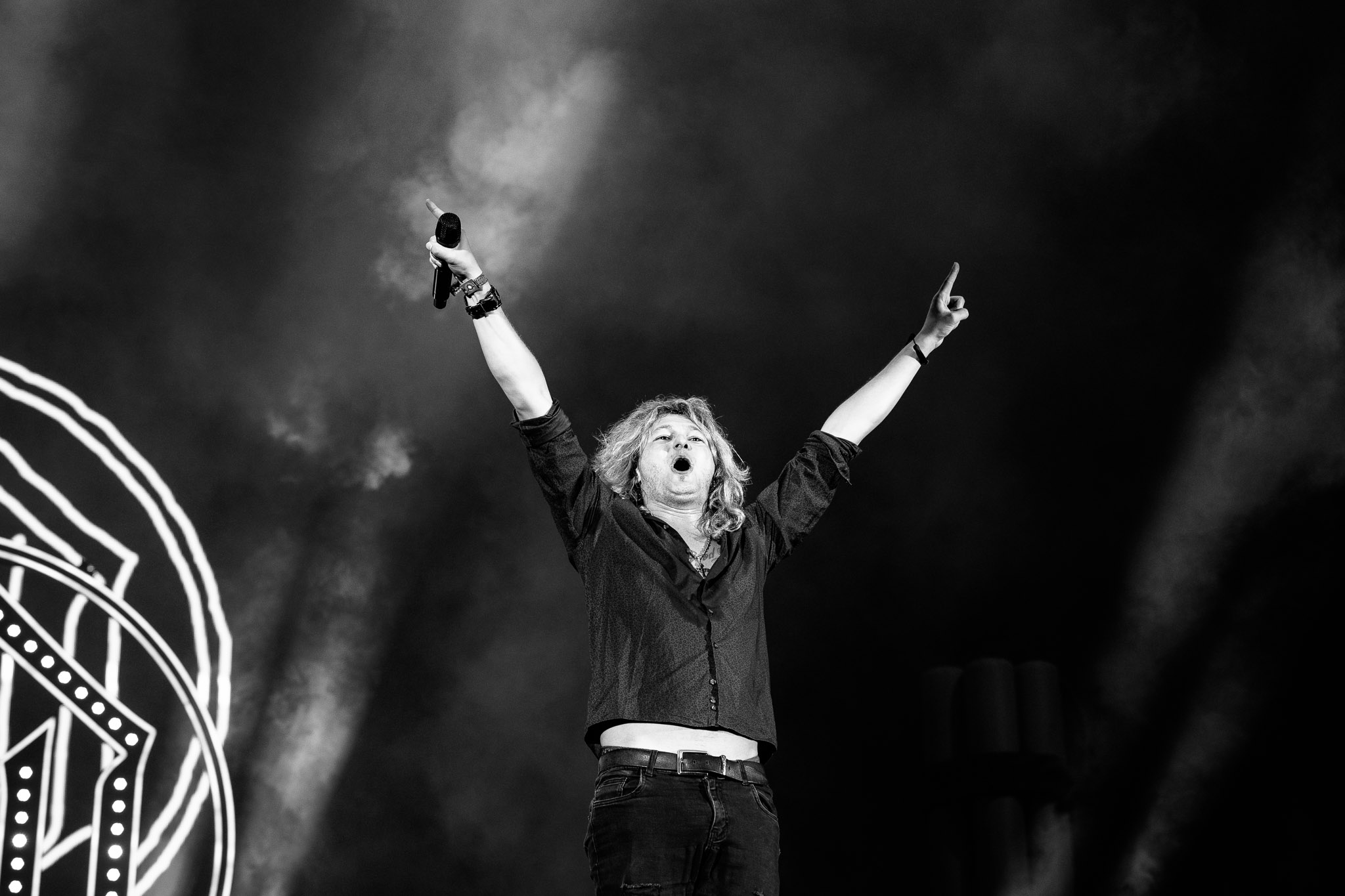 Bild vom Liveauftritt der Band Kissin´ Dynamite beim Summer Breeze 2025