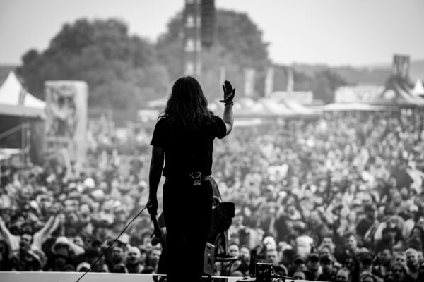 Bild vom Liveauftritt der Band Fit for a King beim Summer Breeze 2025