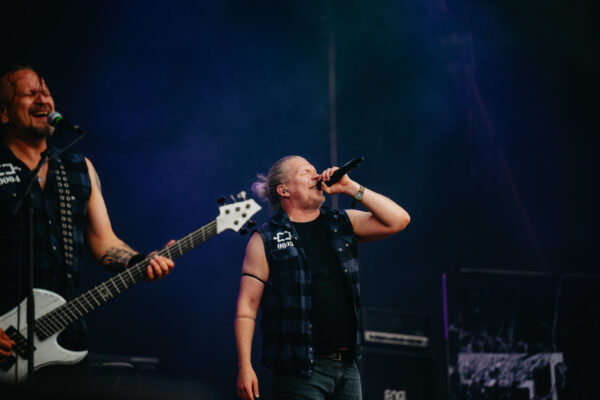Bild vom Liveauftritt der Band Omnium Gatherum beim Summer Breeze 2025