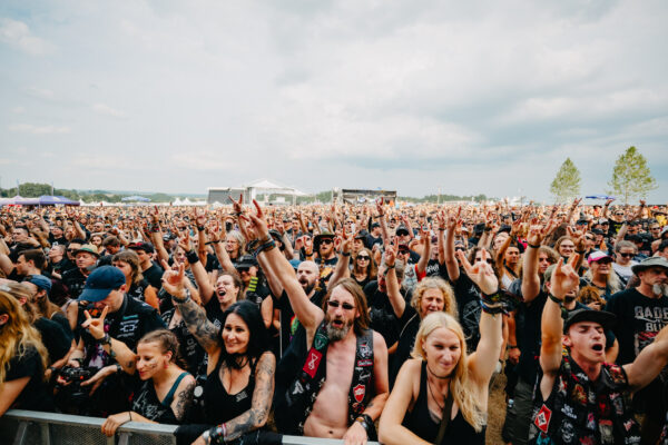 Bild vom Liveauftritt der Band Omnium Gatherum beim Summer Breeze 2025