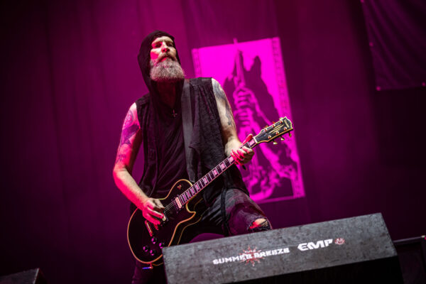 Bild vom Liveauftritt der Band Primordial beim Summer Breeze 2025