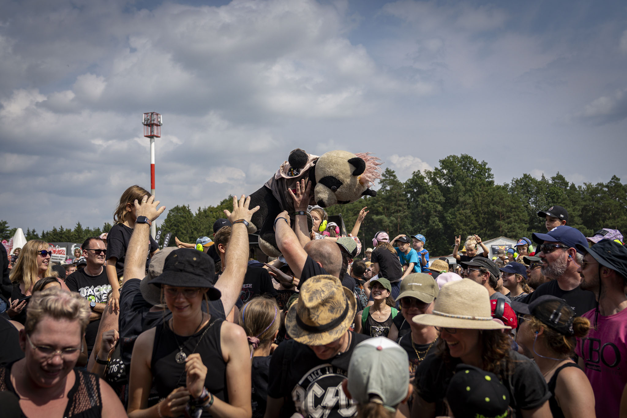 Bild vom Liveauftritt der Band Randale beim Summer Breeze 2025