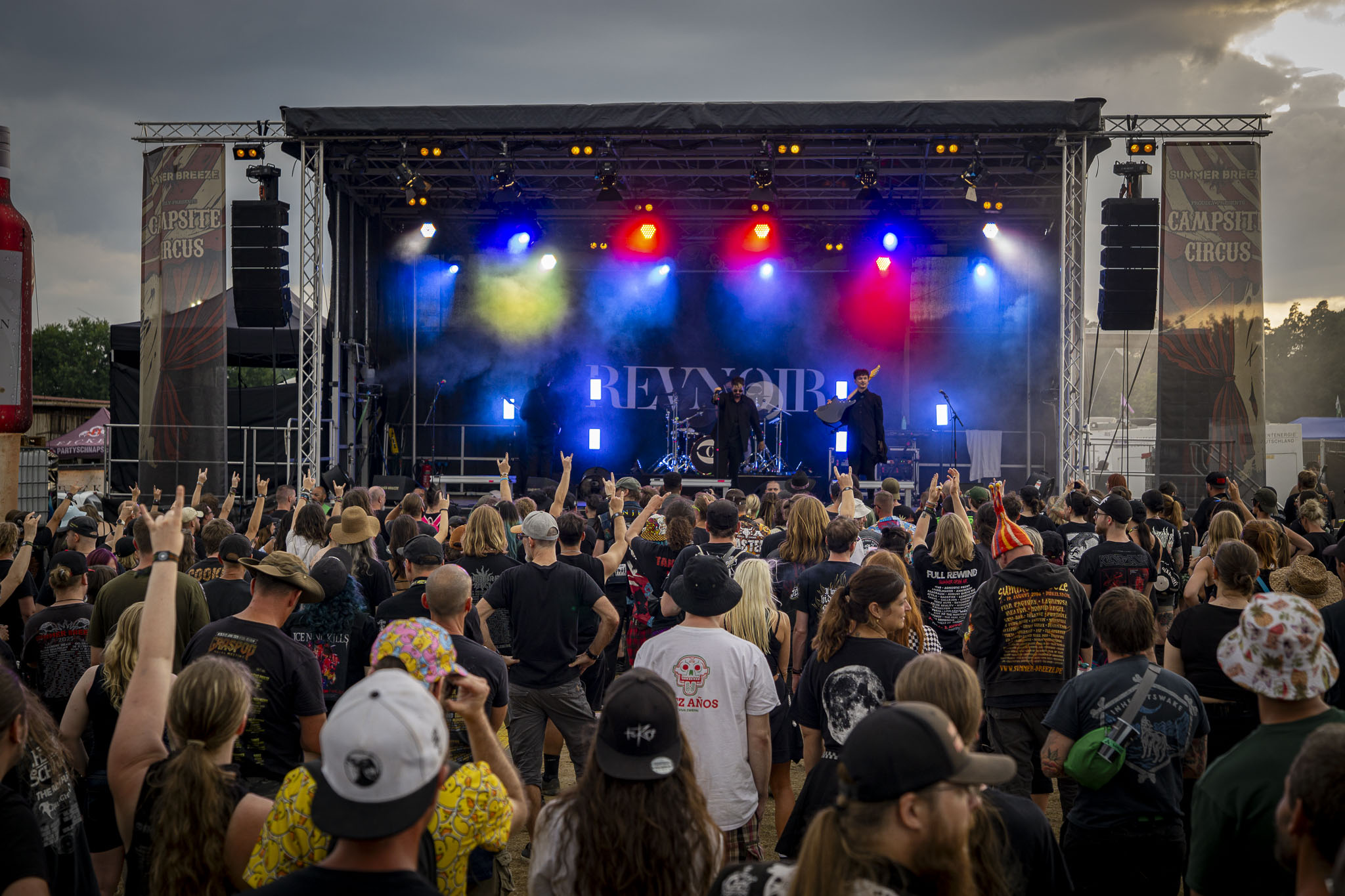 Bild vom Liveauftritt der Band Revnoir beim Summer Breeze 2025