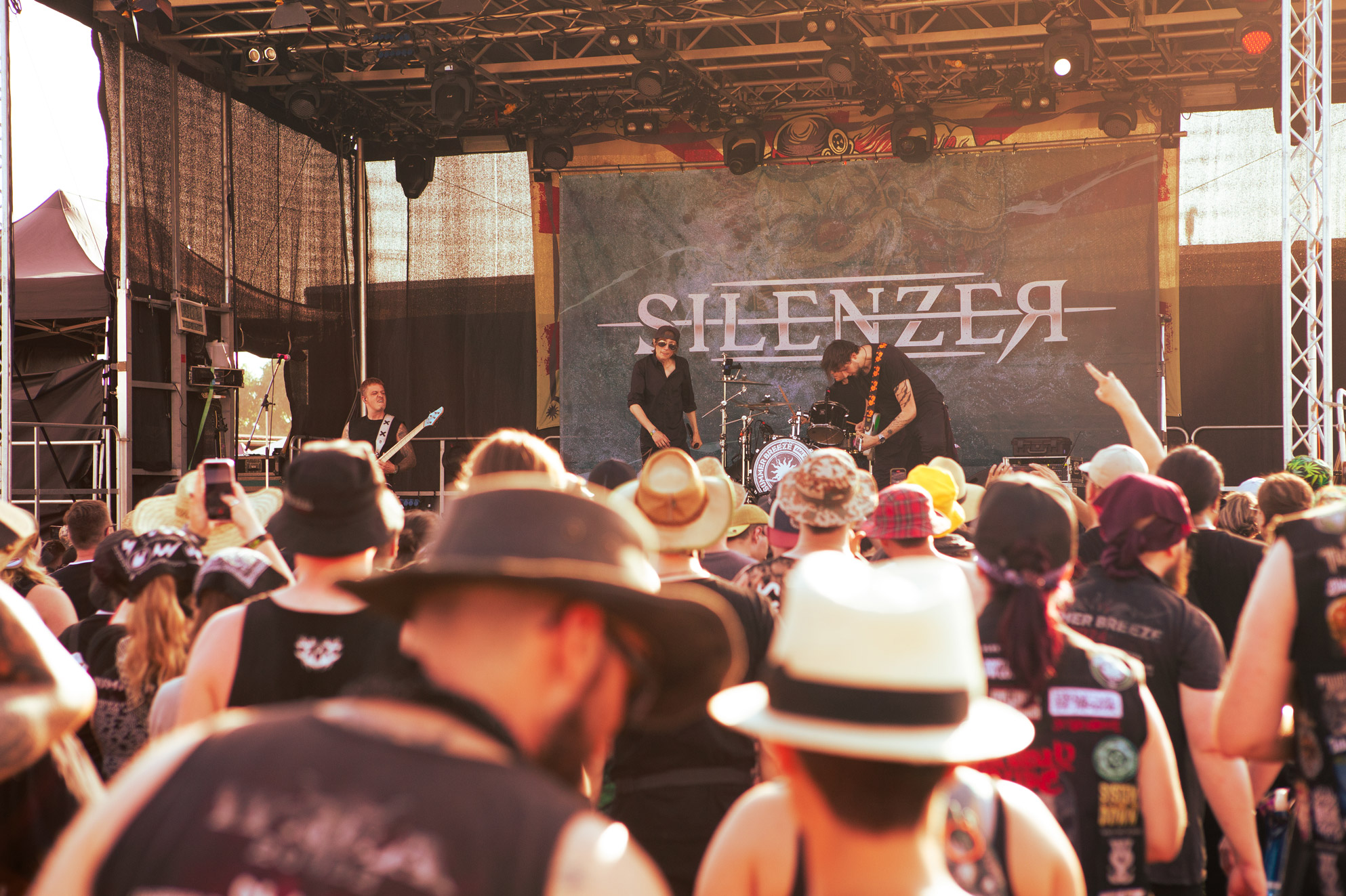 Bild vom Liveauftritt der Band Silenzer beim Summer Breeze 2025