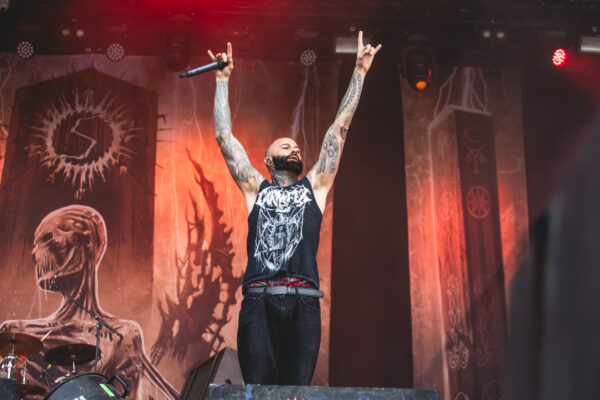 Bild vom Liveauftritt der Band Suffocation beim Summer Breeze 2025
