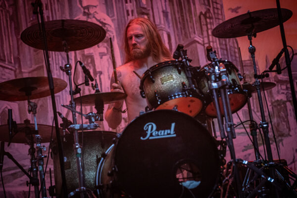 Bild vom Liveauftritt der Band Warbringer beim Summer Breeze 2025