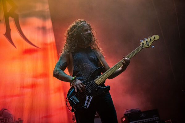Bild vom Liveauftritt der Band Warbringer beim Summer Breeze 2025
