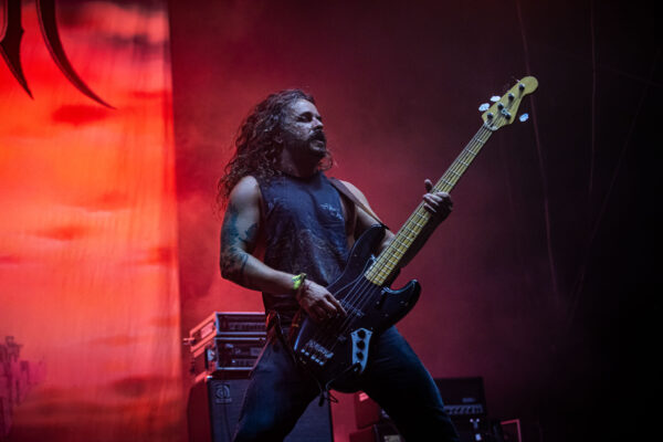 Bild vom Liveauftritt der Band Warbringer beim Summer Breeze 2025