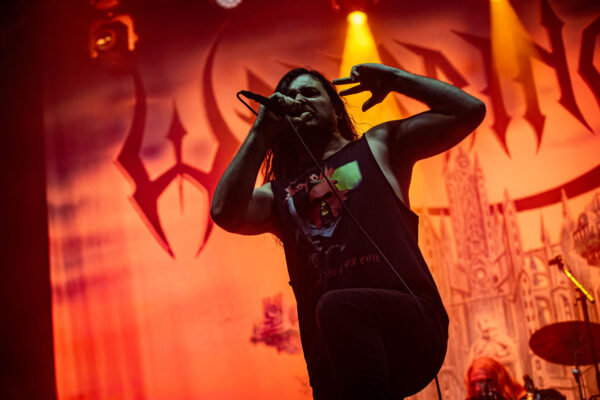 Bild vom Liveauftritt der Band Warbringer beim Summer Breeze 2025