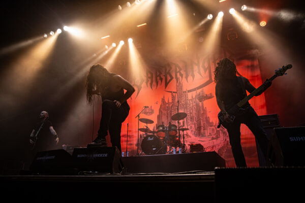 Bild vom Liveauftritt der Band Warbringer beim Summer Breeze 2025