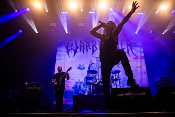 Bild vom Liveauftritt der Band Warbringer beim Summer Breeze 2025