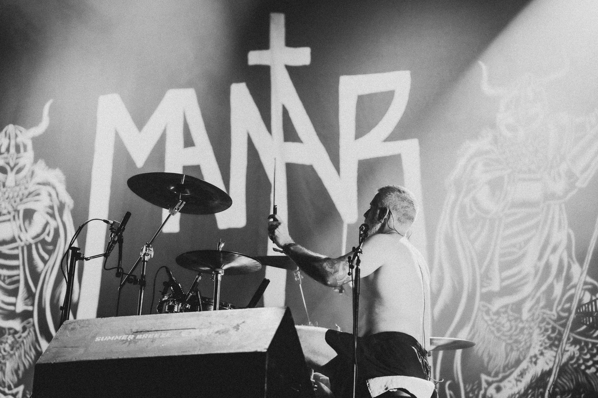 Bild vom Liveauftritt der Band Mantar beim Summer Breeze 2025