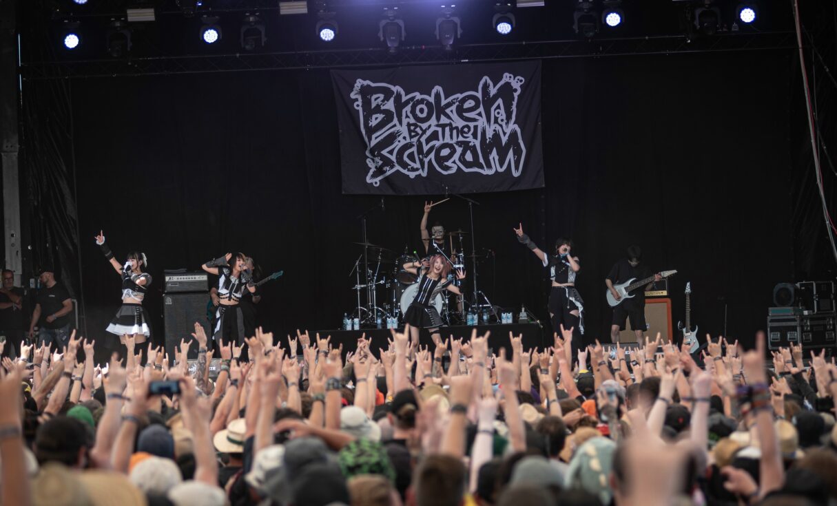 BROKEN BY THE SCREAM - die "Idol-Girlgroup"