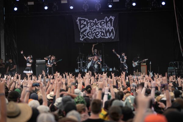 BROKEN BY THE SCREAM - die "Idol-Girlgroup"