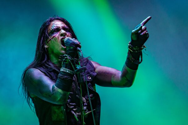 BLACKBRAID - Putzlicht auf der T-Stage