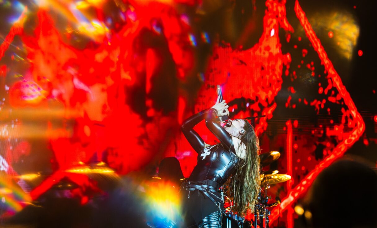 ARCH ENEMY - Die Neue im Bällebad